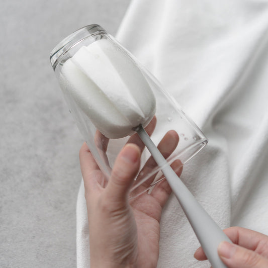 FruitIQ™ Bottle cleaning brush